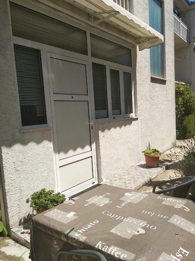 Apartment Fjaka Спліт Екстер'єр фото